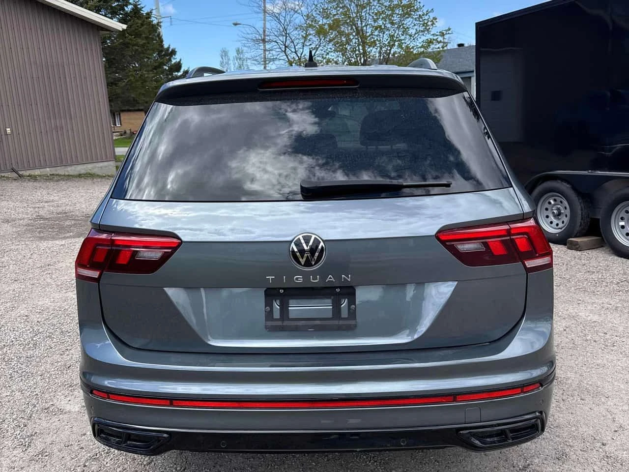 VW Tiguan | R Line | ПОДГРЕВ | ПАНОРАМА | ДВА КЛЮЧА | , снимка 4 - Автомобили и джипове - 54653006