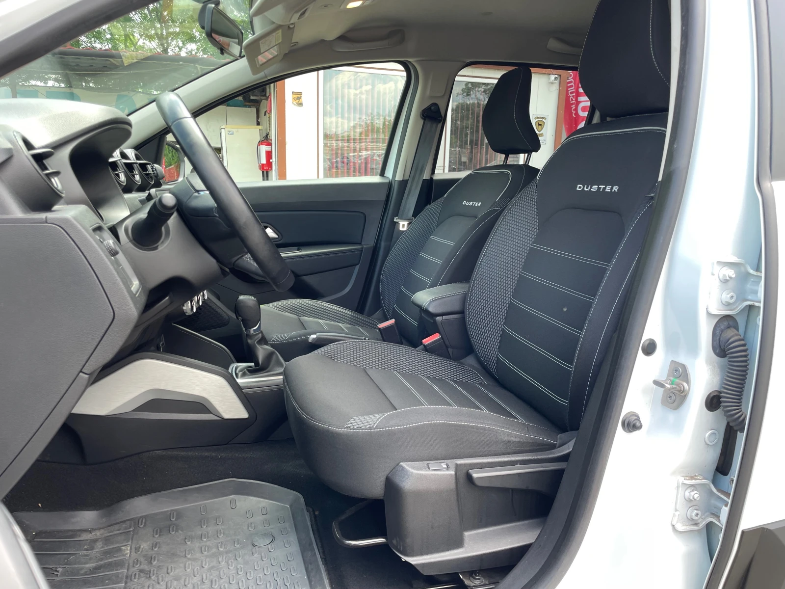 Dacia Duster II Restyling 1.3i (150hp) Automatic 6-Speed Бензин, снимка 9 - Автомобили и джипове - 54713156