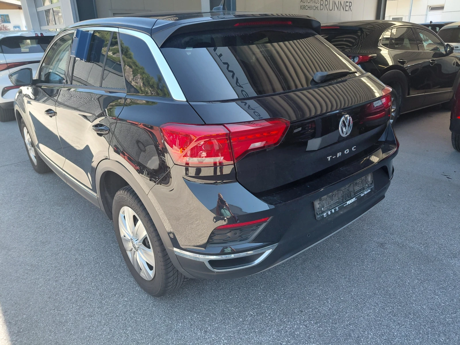VW T-Roc, снимка 14 - Автомобили и джипове - 55009484
