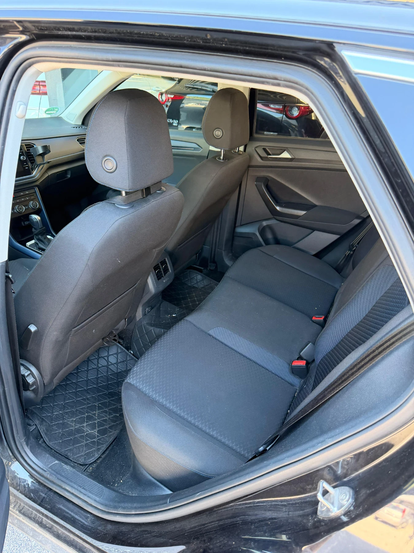 VW T-Roc, снимка 11 - Автомобили и джипове - 55009484
