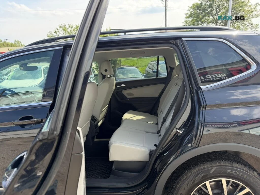 VW Tiguan Comfortline * АвтоКредит * (ЦЕНА ДО БГ), снимка 16 - Автомобили и джипове - 56145938