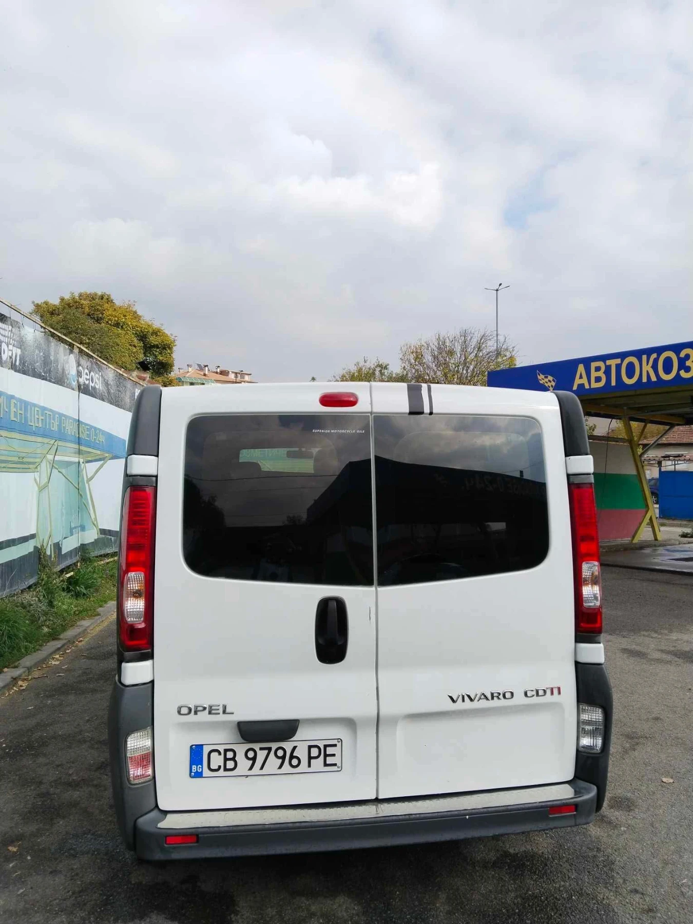 Opel Vivaro 2.0 - изображение 9