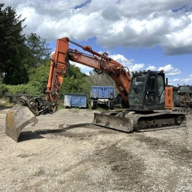      Hitachi ZX135 US - 6
