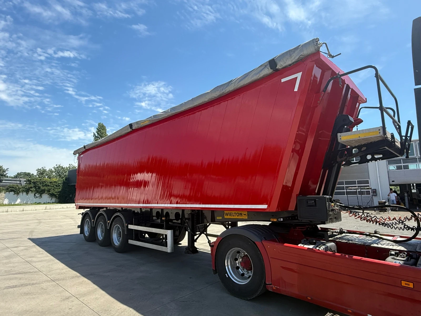 Полуремарке Wielton 55 m3 Боге 