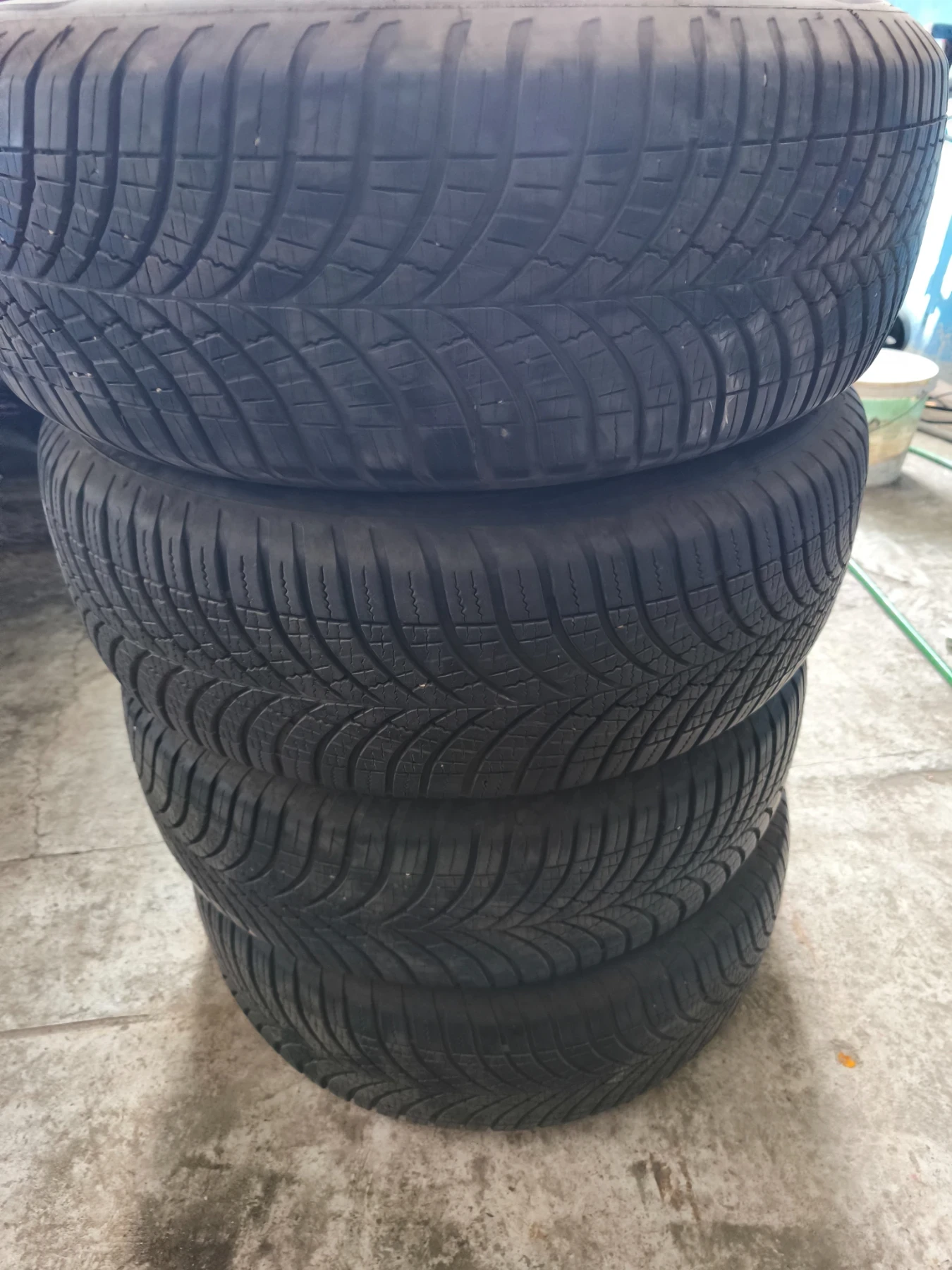 Гуми Зимни 215/65R16