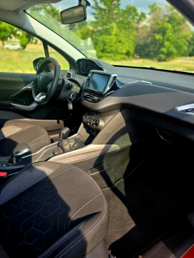 Обява за продажба на Peugeot 2008 1.2 Pure Tech Allure, 110 h.p, Панорама 63500 km ~18 500 лв. - изображение 9