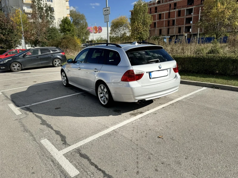 BMW 325 Xi Автомат/Кожа/Подгрев/Нави, снимка 4 - Автомобили и джипове - 48087299