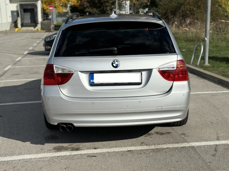 BMW 325 Xi Автомат/Кожа/Подгрев/Нави, снимка 5 - Автомобили и джипове - 48087299