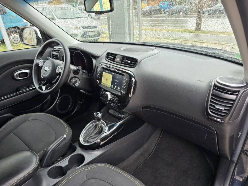 Kia Soul 1.6 CRDI AUTOMAT EURO6, снимка 10 - Автомобили и джипове - 51931925
