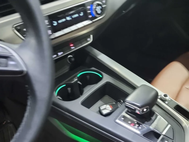 Audi A4 * Progressiv * CARFAX * БЕЗ ПЪРВОНАЧАЛНА ВНОСКА, снимка 12 - Автомобили и джипове - 52874151