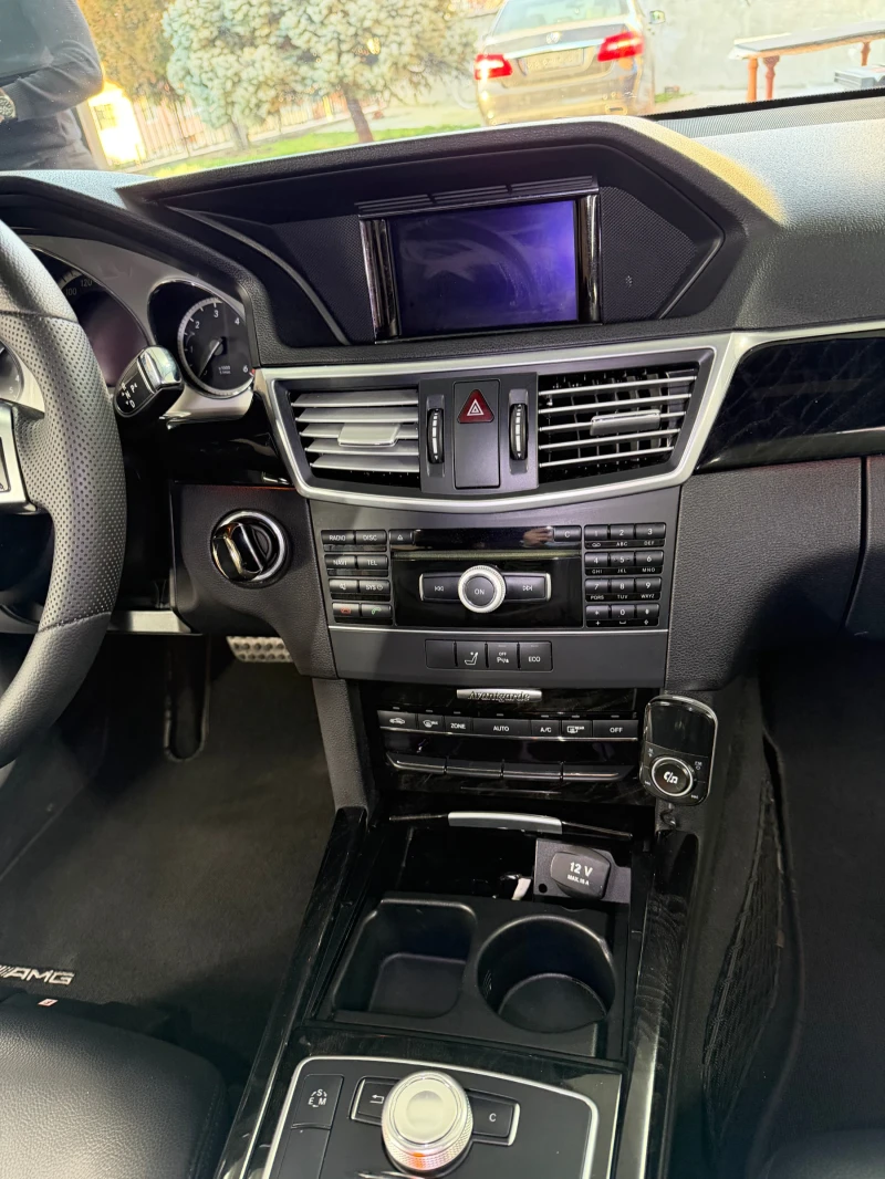 Mercedes-Benz E 220, снимка 8 - Автомобили и джипове - 52976353