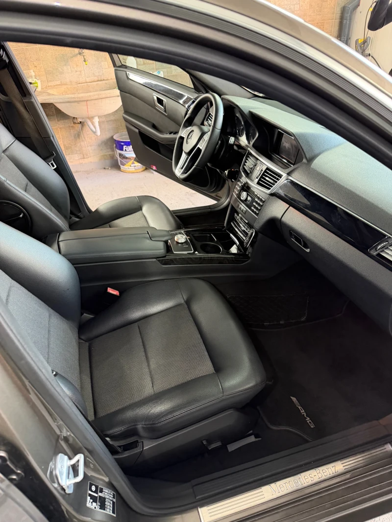 Mercedes-Benz E 220, снимка 7 - Автомобили и джипове - 52976353