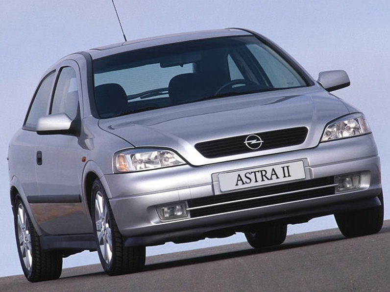 Opel Astra classic G 1.4 / 1.6 - изображение 1