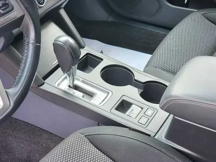 Subaru Outback 2.5i CVT * CARFAX* * АвтоКредит* (ЦЕНА ДО БГ), снимка 12 - Автомобили и джипове - 52576201