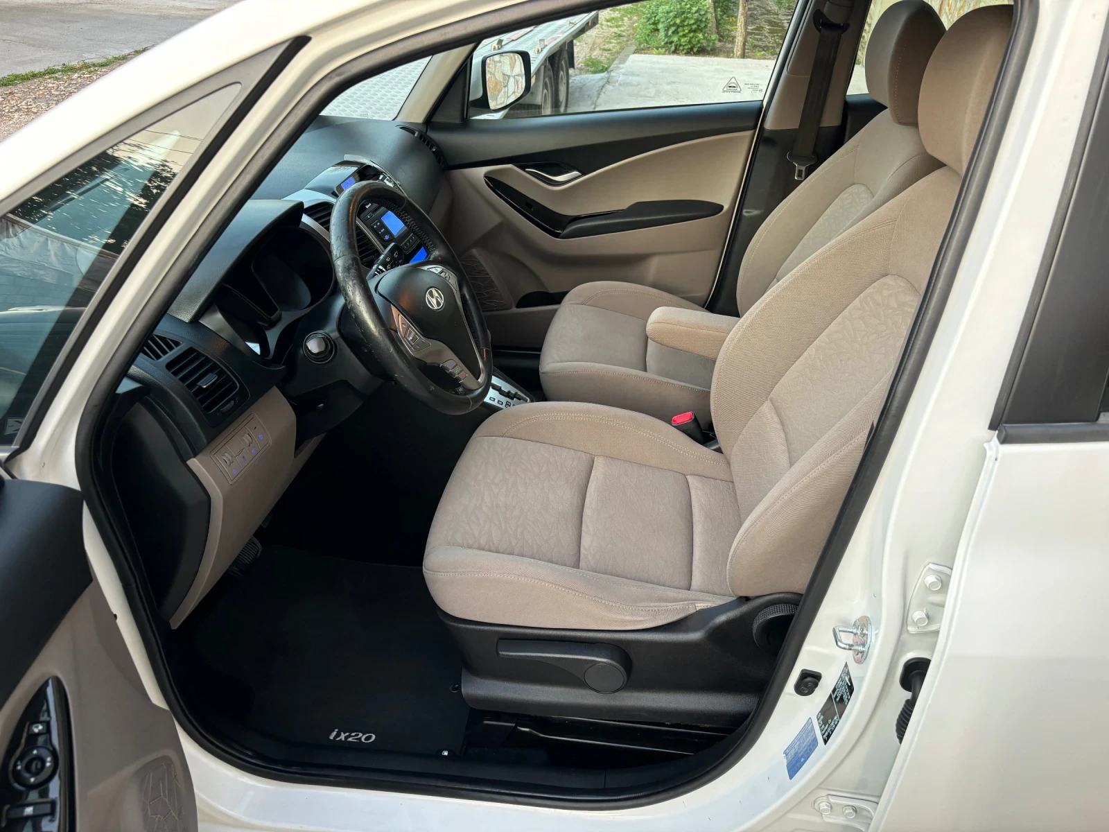 Hyundai Ix20 1.6i AVTOMATIC PANORAMA SWISS - изображение 7