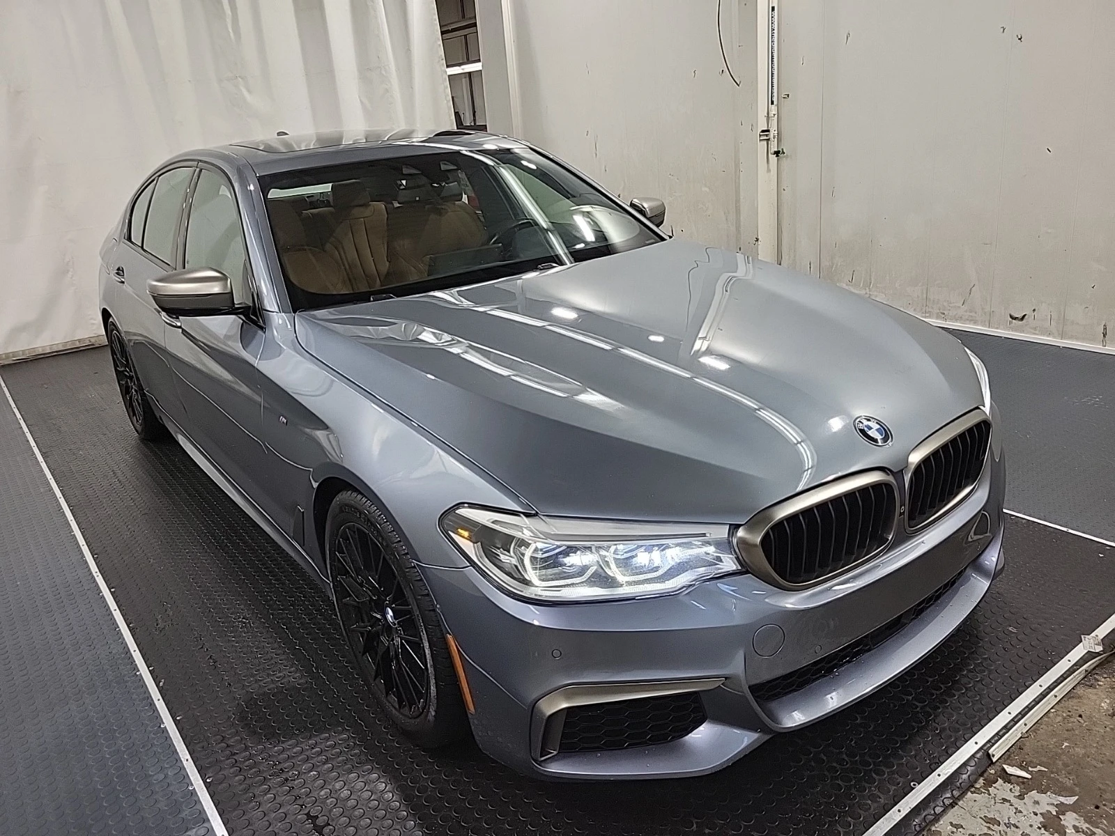 BMW 550 XDRIVE * * CARFAX * * АВТО КРЕДИТ * *  - изображение 2