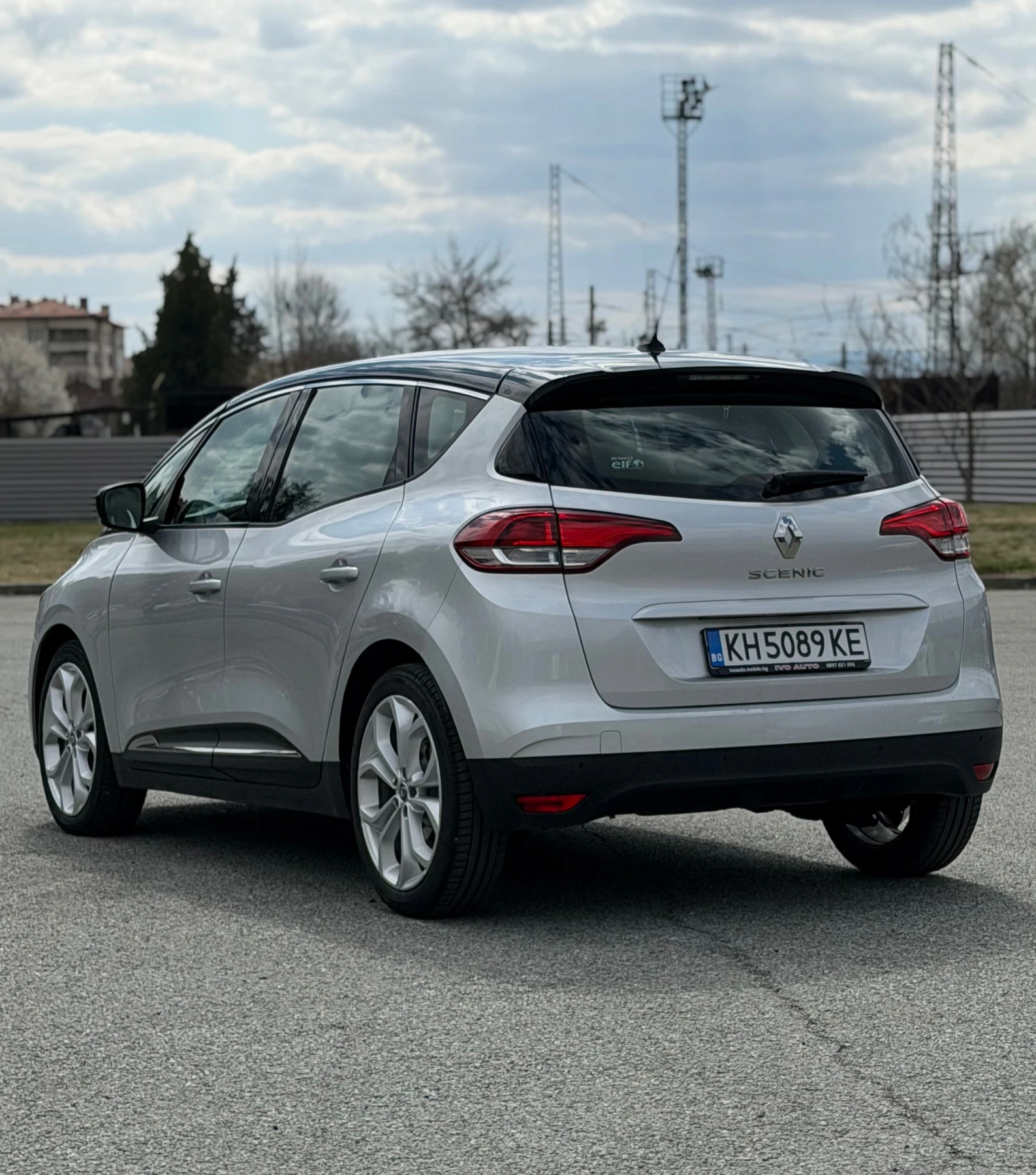 Renault Scenic 1.5 dCi 110 EDC, снимка 3 - Автомобили и джипове - 53982778
