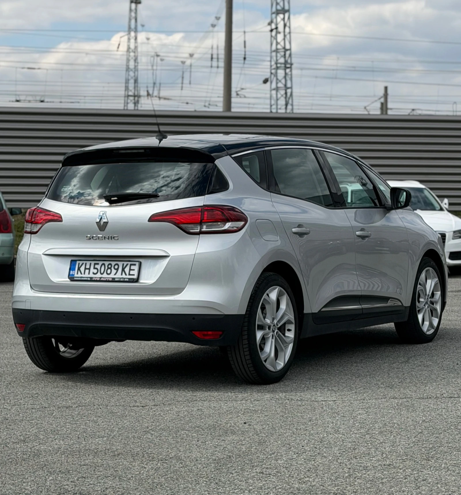 Renault Scenic 1.5 dCi 110 EDC, снимка 4 - Автомобили и джипове - 53982778
