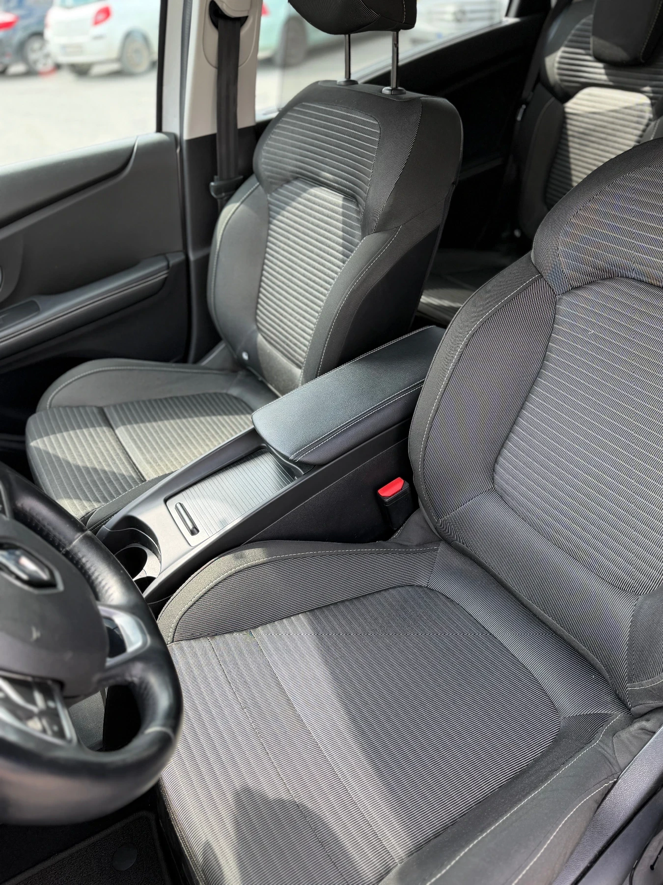 Renault Scenic 1.5 dCi 110 EDC, снимка 11 - Автомобили и джипове - 53982778