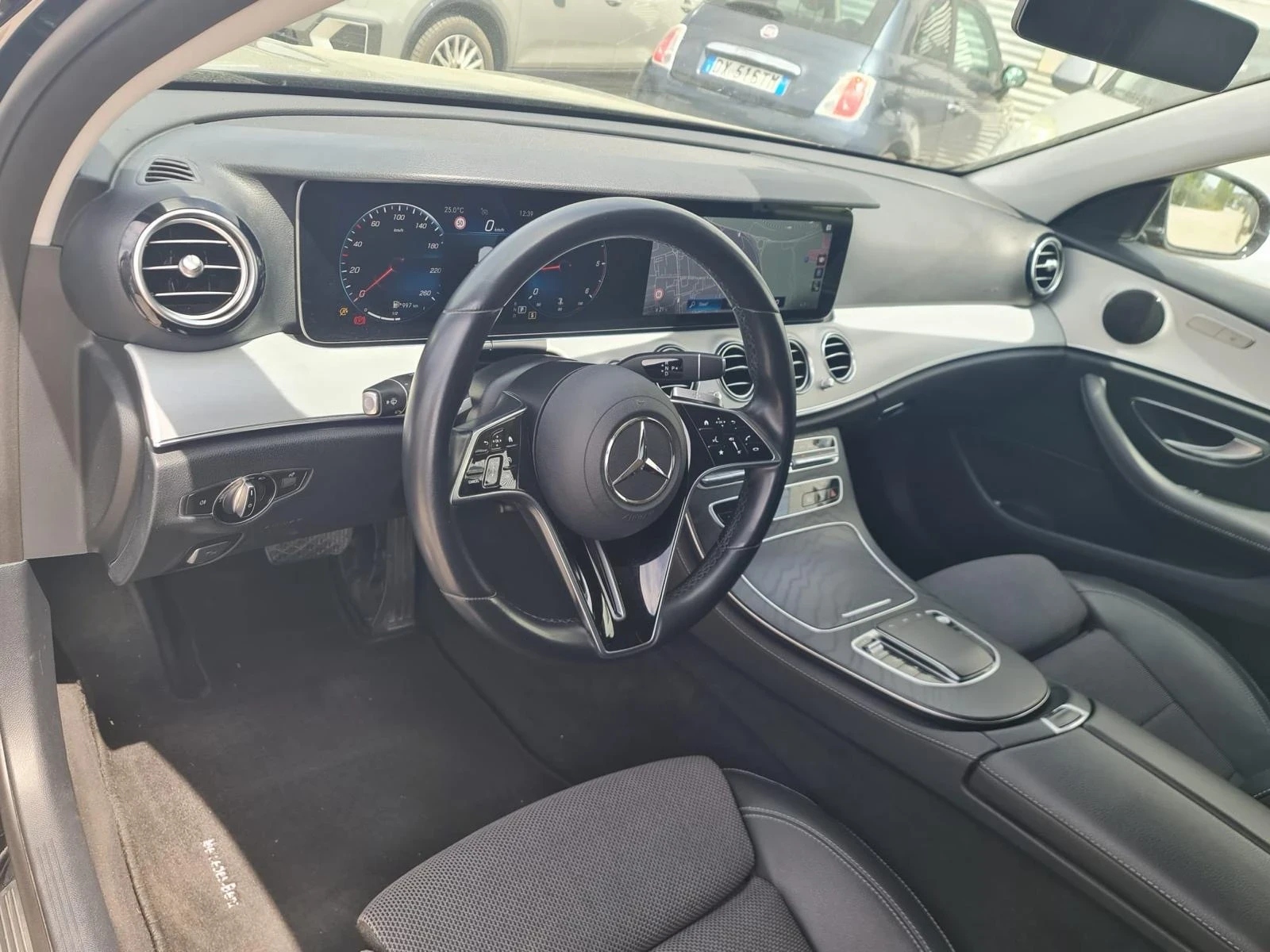 Mercedes-Benz E 200 D, снимка 14 - Автомобили и джипове - 54414222