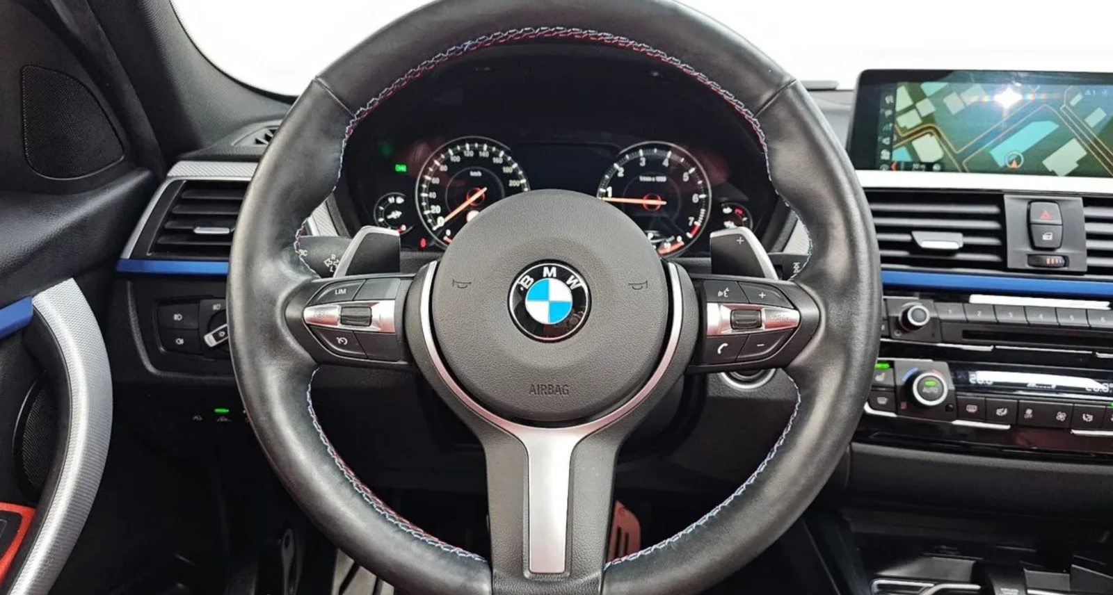 BMW 330 M-pack* Pano* Head Up* Крайна цена* , снимка 12 - Автомобили и джипове - 54564034
