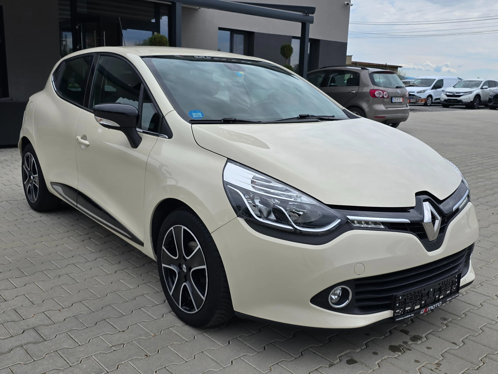 Renault Clio 1.5DCI, Автоматик, Камера, Нави, Keyless!, снимка 2 - Автомобили и джипове - 54615675