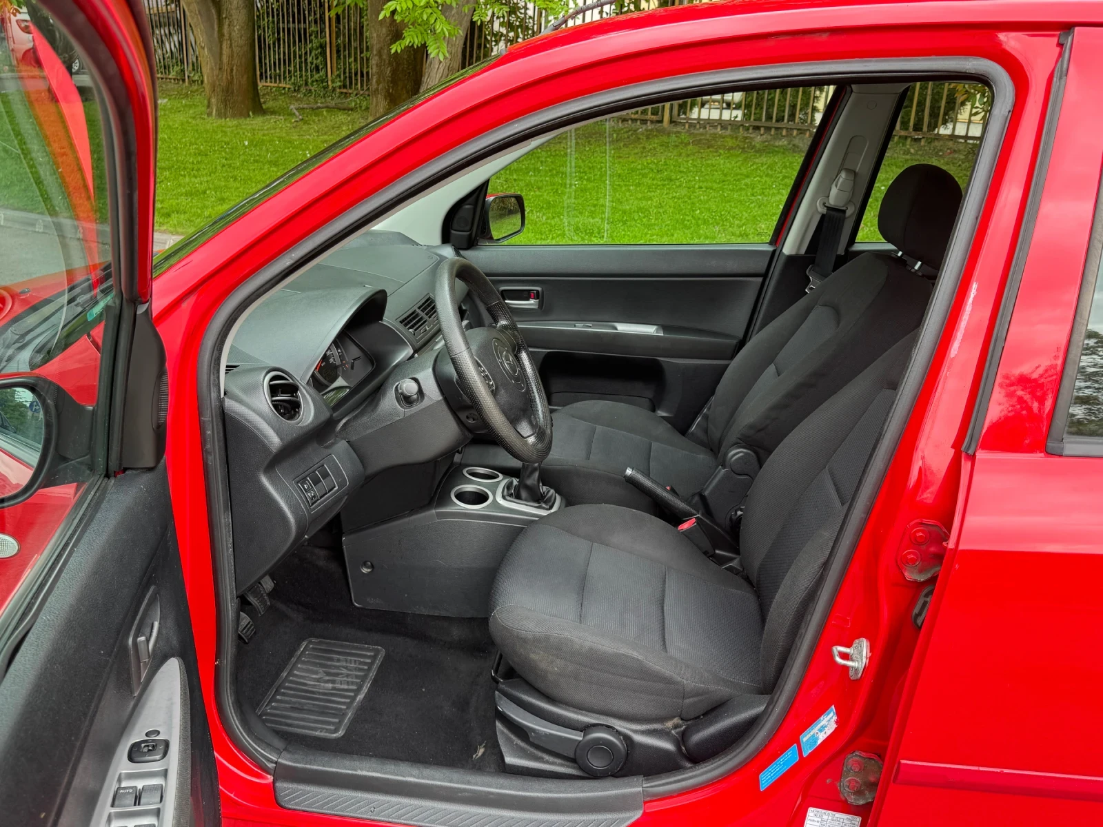 Mazda 2, снимка 8 - Автомобили и джипове - 54625948