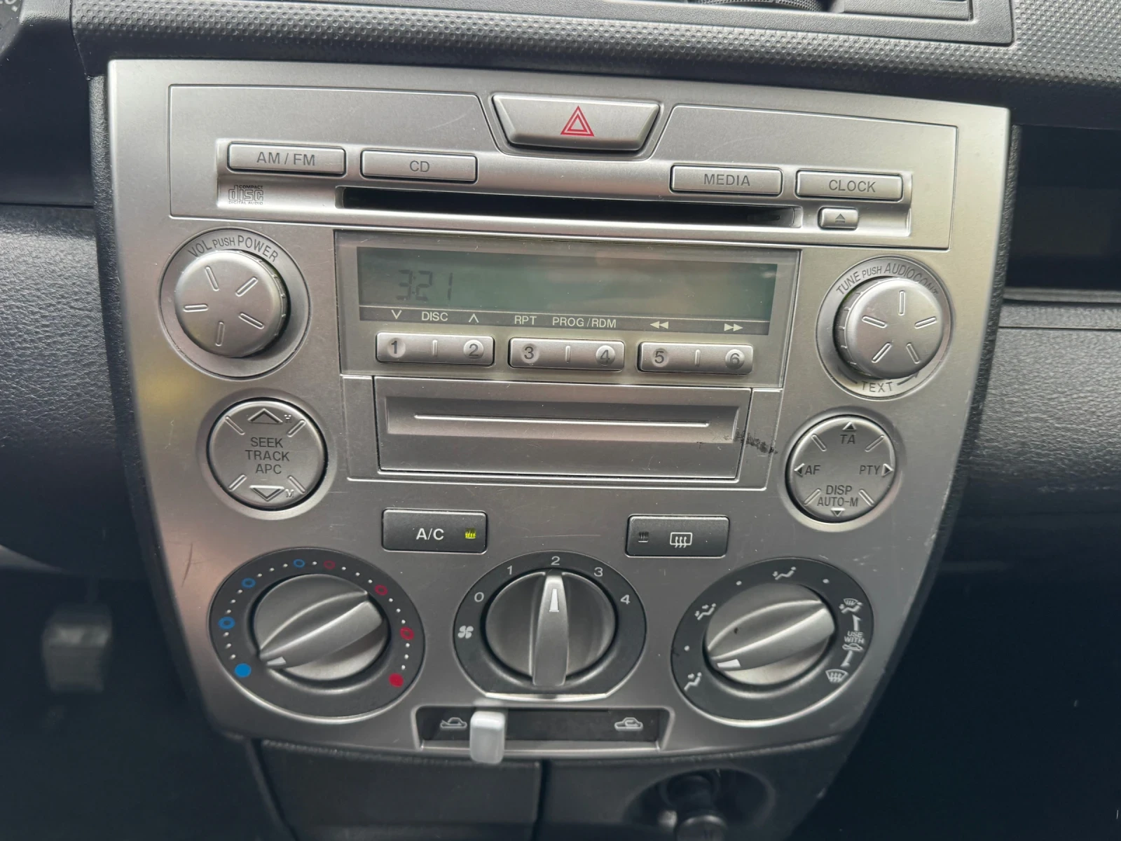 Mazda 2, снимка 7 - Автомобили и джипове - 54625948