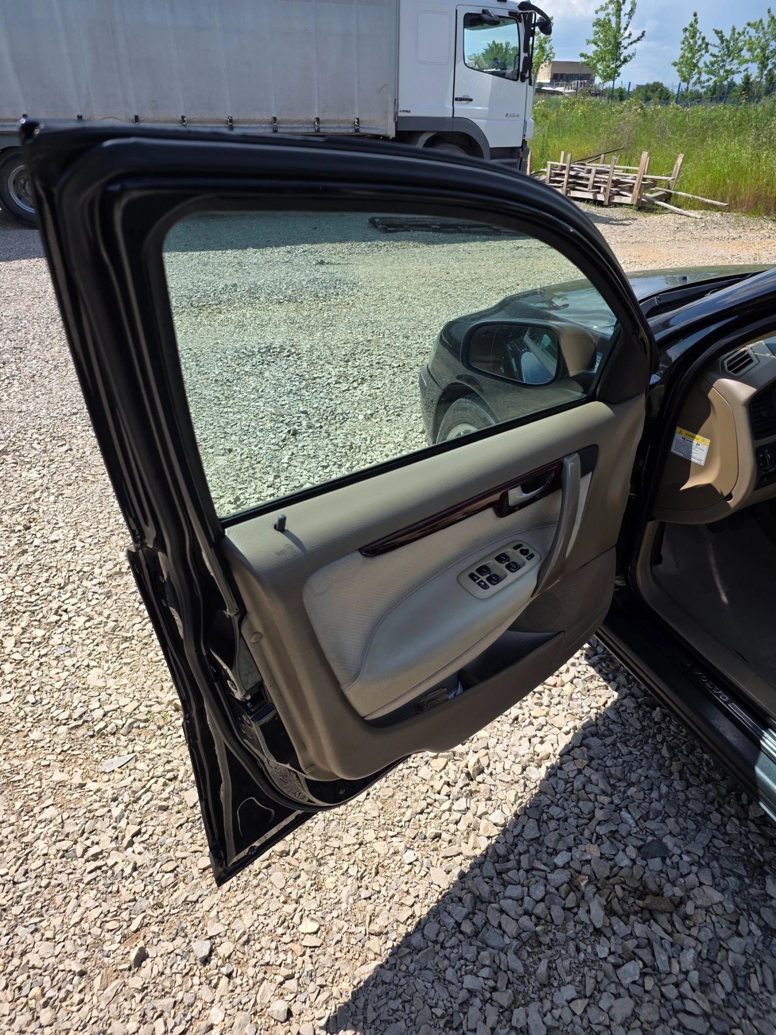 Volvo S60 2.4 D5, снимка 10 - Автомобили и джипове - 54702790
