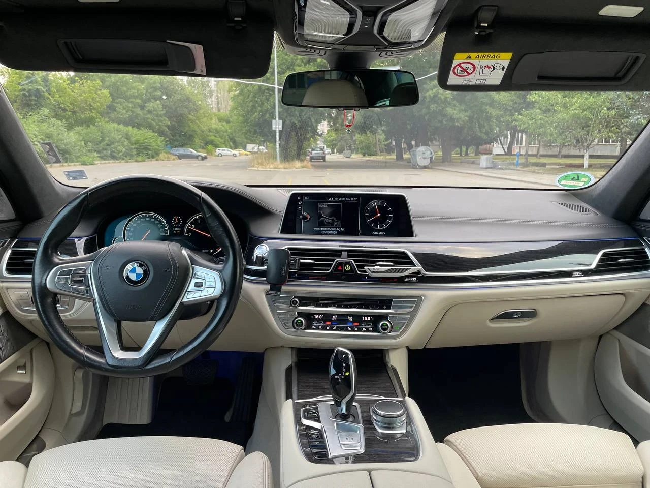 BMW 750, снимка 8 - Автомобили и джипове - 55233800