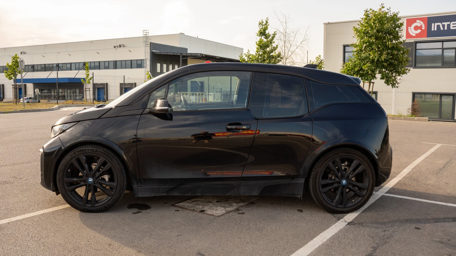 BMW i3 120Ah (S пакет) CARPLAY/Harman Kardon , снимка 9 - Автомобили и джипове - 55430421