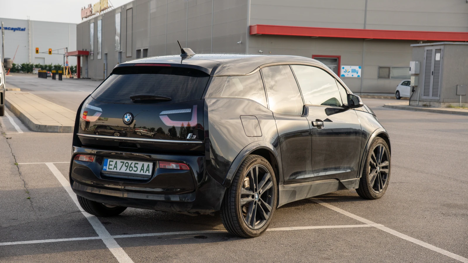 BMW i3 120Ah (S пакет) CARPLAY/Harman Kardon , снимка 4 - Автомобили и джипове - 55430421