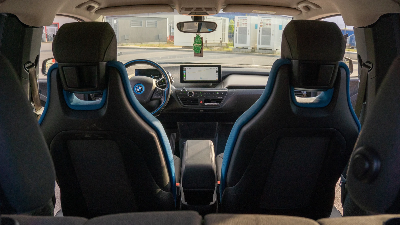 BMW i3 120Ah (S пакет) CARPLAY/Harman Kardon , снимка 12 - Автомобили и джипове - 55430421