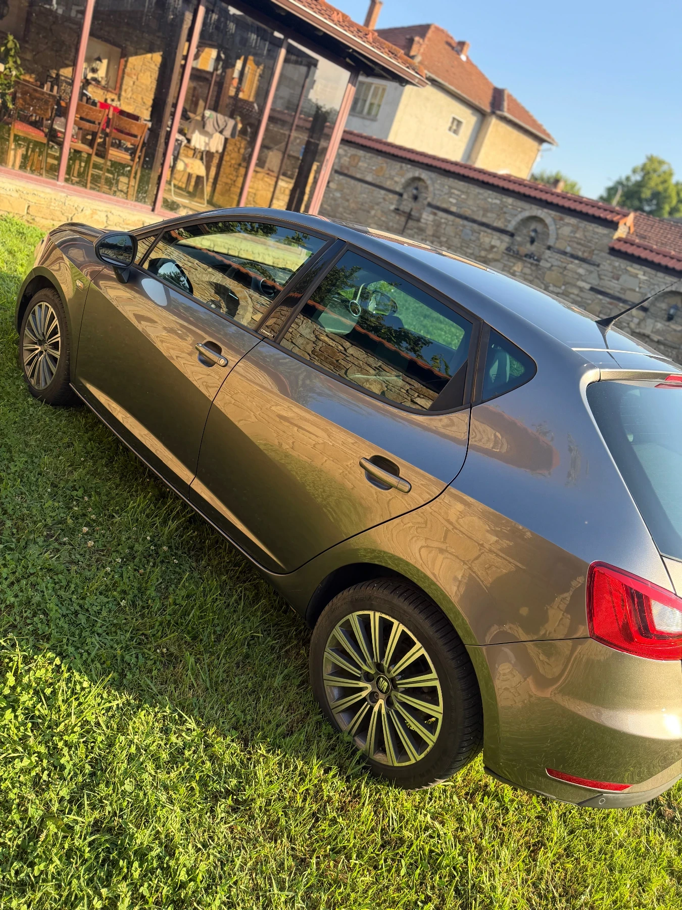 Seat Ibiza, снимка 2 - Автомобили и джипове - 55448368