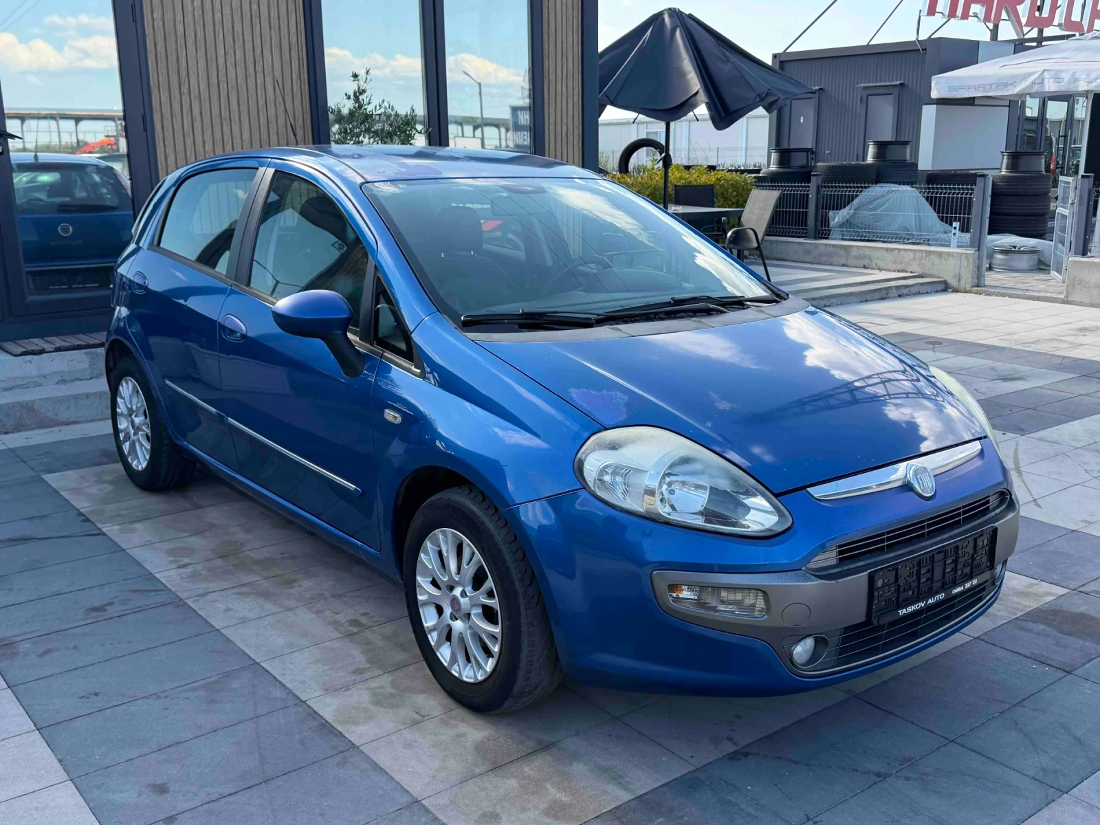 Fiat Punto 1.4I ГАЗ, снимка 2 - Автомобили и джипове - 55449147
