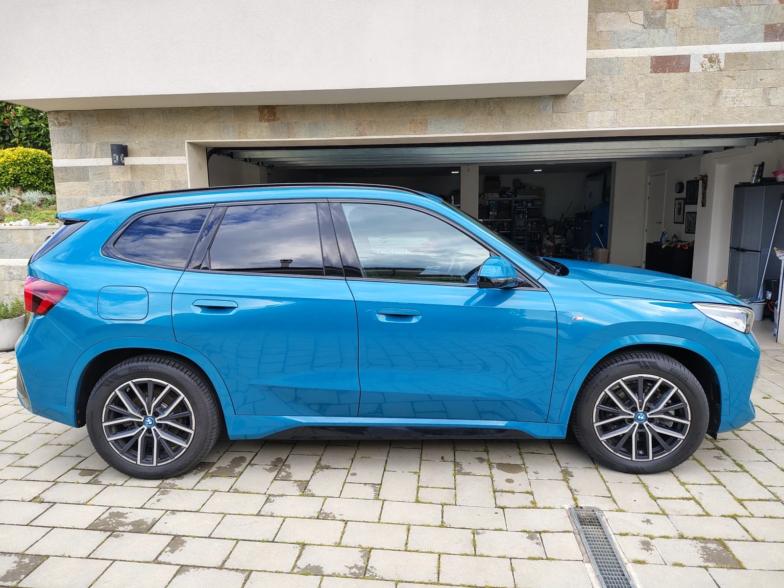 BMW iX1 IX 30 M Sport, снимка 8 - Автомобили и джипове - 55740339