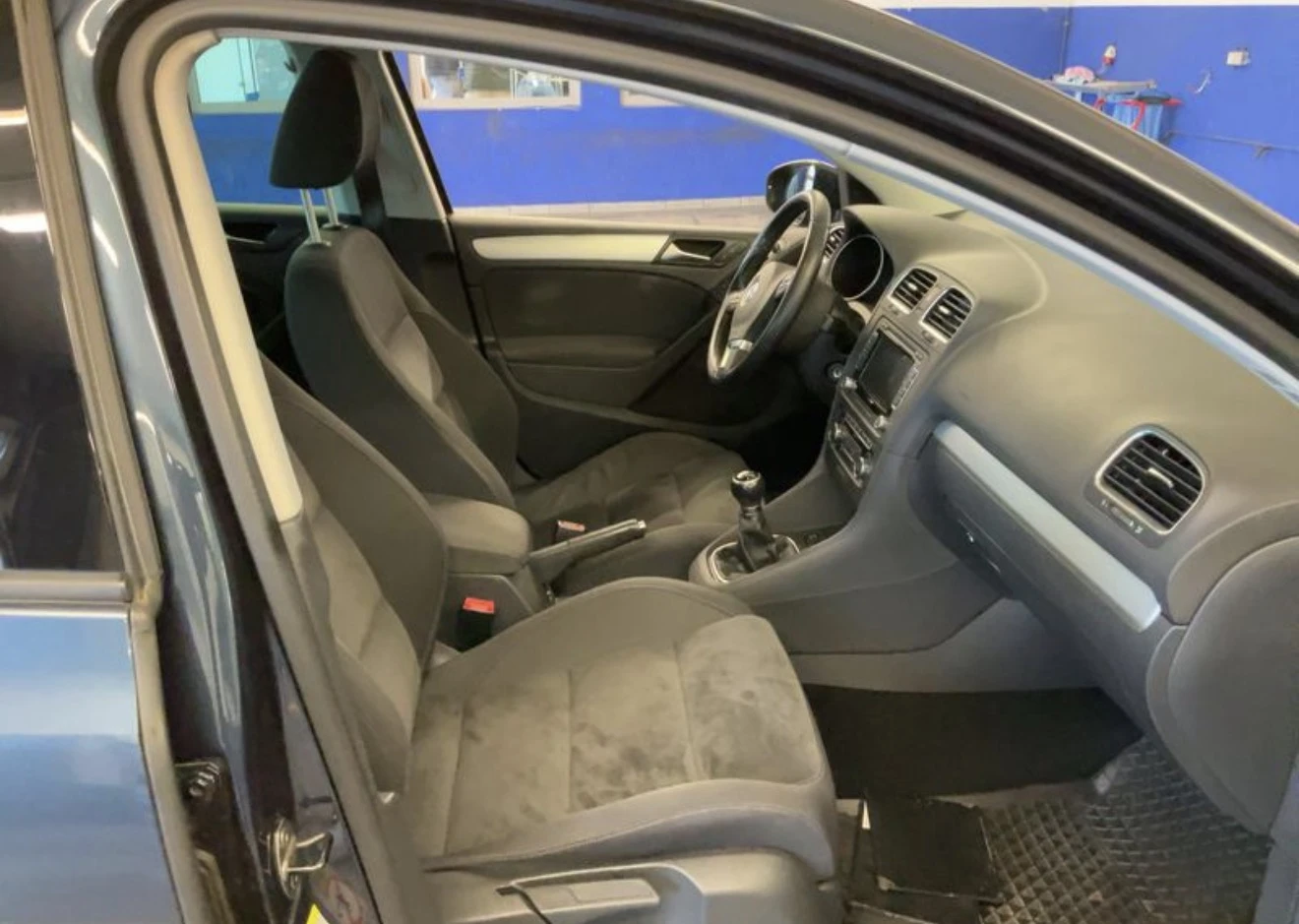 VW Golf 2.0TDI* СЕРВИЗНА КНИЖКА С ПЪЛНА ИСТОРИЯ В VW , снимка 2 - Автомобили и джипове - 56029914