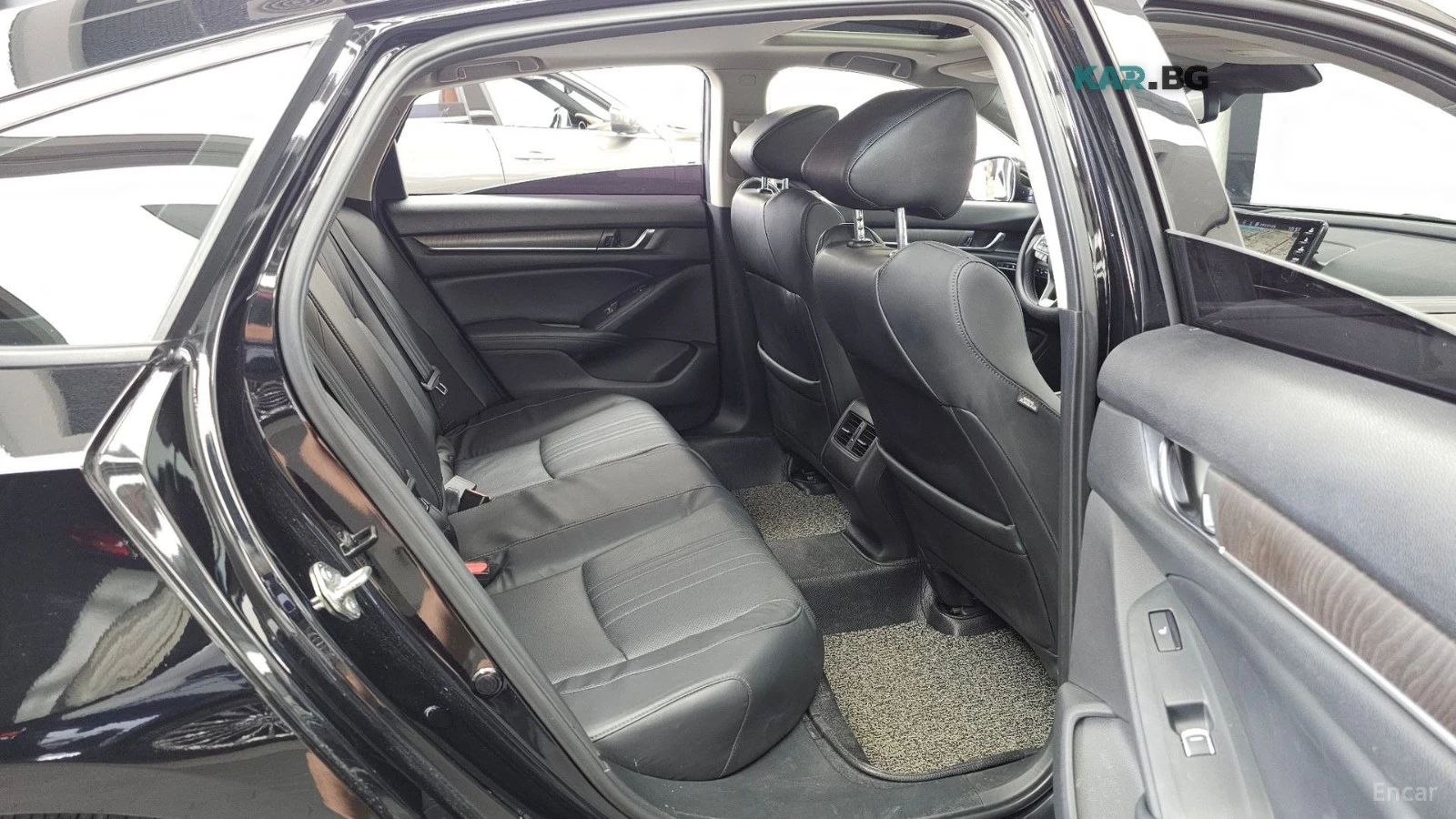 Honda Accord 2.0 TURBO* SPORT* КОЖА* ПОДГРЕВ* КАМЕРА* ШИБИДАХ* , снимка 10 - Автомобили и джипове - 56074064