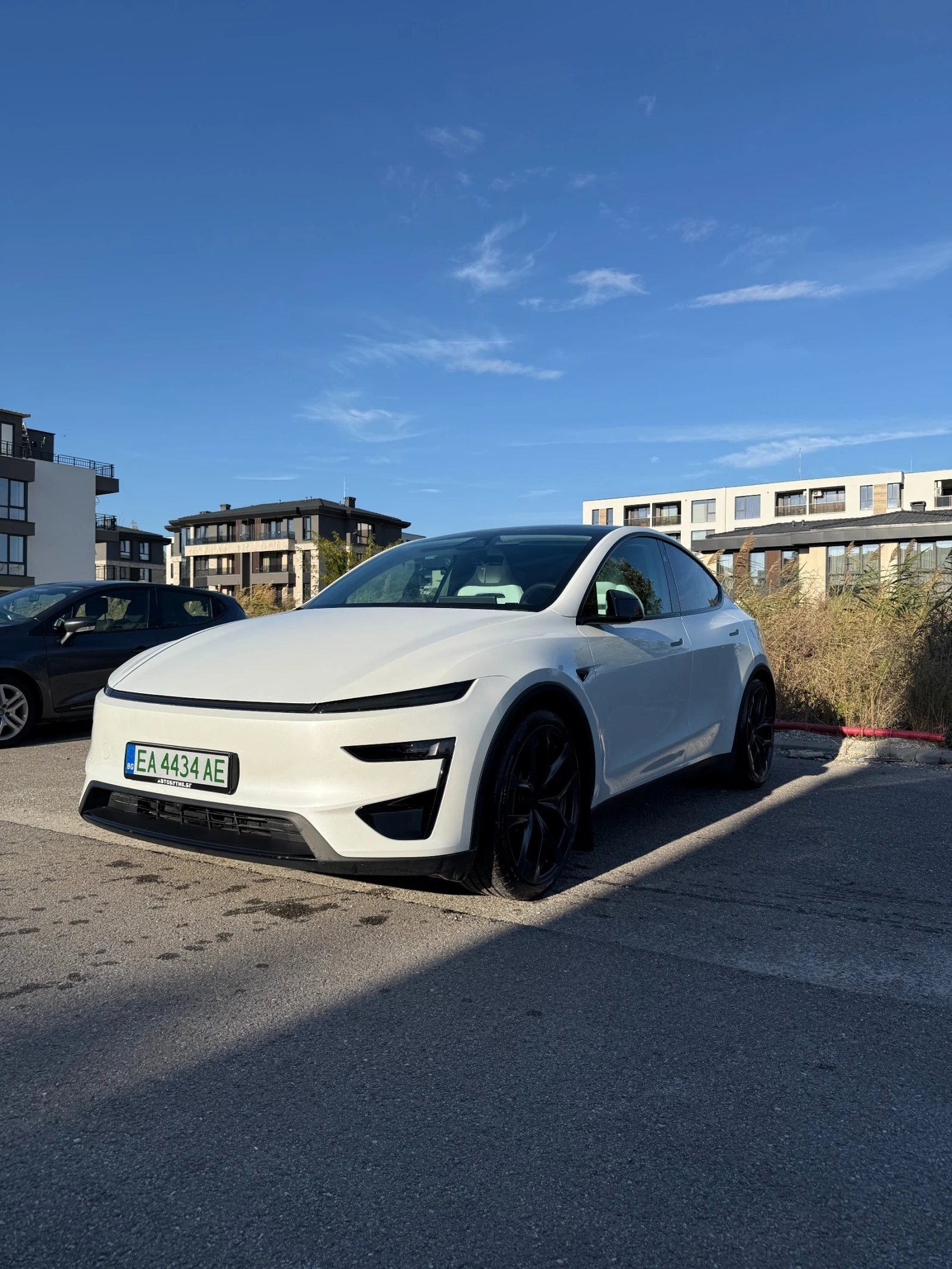 Tesla Model Y JUNIPER/PERFORMANCE/БЯЛ САЛОН, снимка 3 - Автомобили и джипове - 56597067