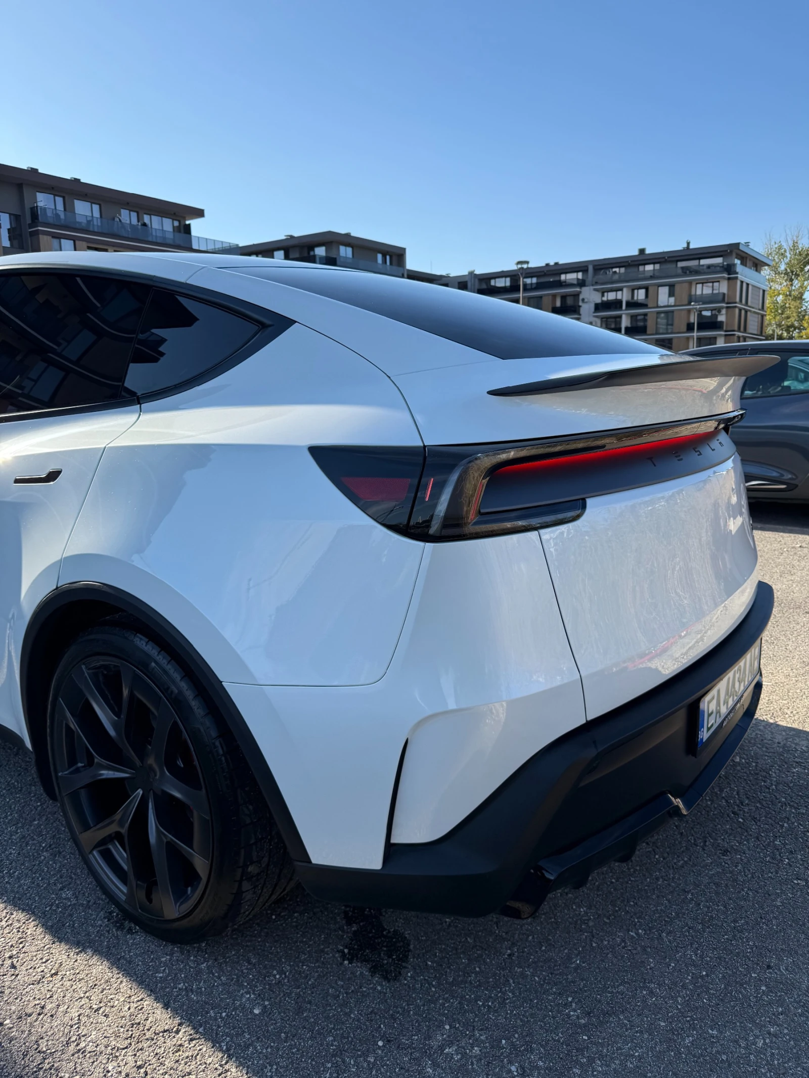 Tesla Model Y JUNIPER/PERFORMANCE/БЯЛ САЛОН, снимка 10 - Автомобили и джипове - 56597067