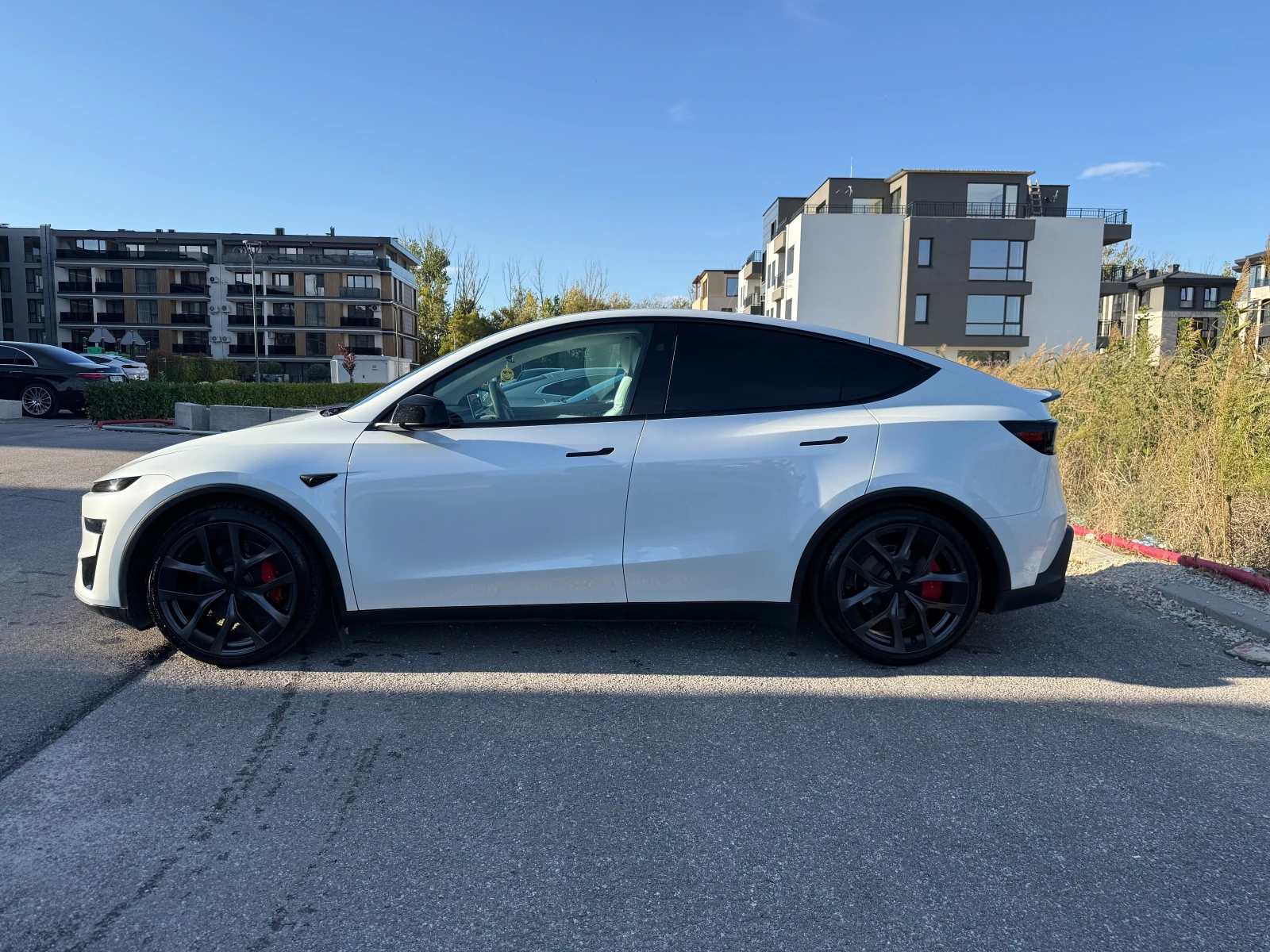 Tesla Model Y JUNIPER/PERFORMANCE/БЯЛ САЛОН, снимка 9 - Автомобили и джипове - 56597067