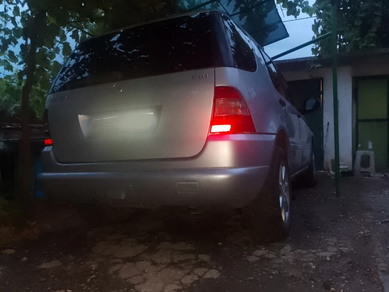 Mercedes-Benz ML 270, снимка 3 - Автомобили и джипове - 46716495