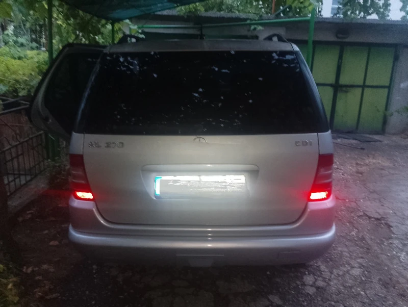 Mercedes-Benz ML 270, снимка 2 - Автомобили и джипове - 46716495