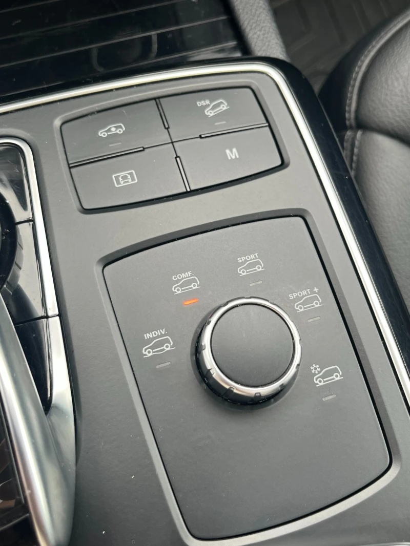 Mercedes-Benz GLE 43 AMG Distronic + , Масаж, 360 камера, снимка 15 - Автомобили и джипове - 52580667