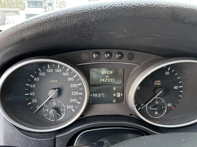 Mercedes-Benz ML 320 На реални километри, снимка 11 - Автомобили и джипове - 52655524