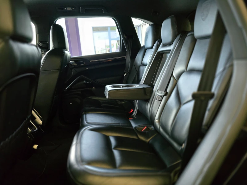 Porsche Cayenne Platinum Edition* Shadow line* PASM* Бартер ЛИЗИНГ, снимка 11 - Автомобили и джипове - 53167554