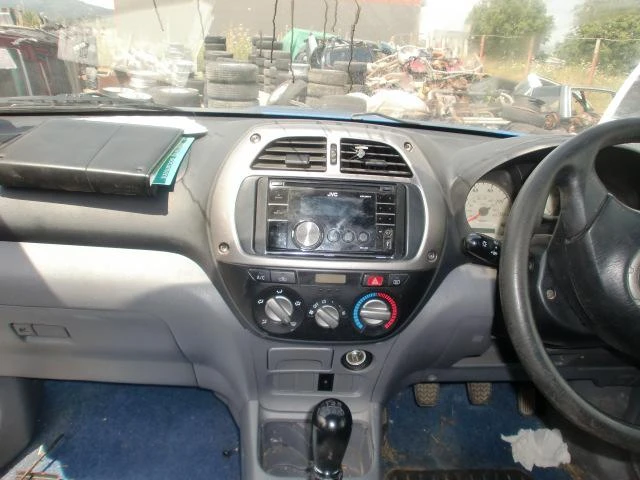 Toyota Rav4 2.0 D4D 116kc, снимка 11 - Автомобили и джипове - 14014075