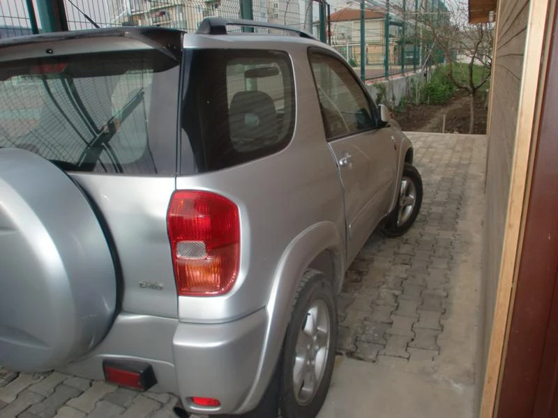 Toyota Rav4 2.0 D4D 116kc, снимка 8 - Автомобили и джипове - 14014075