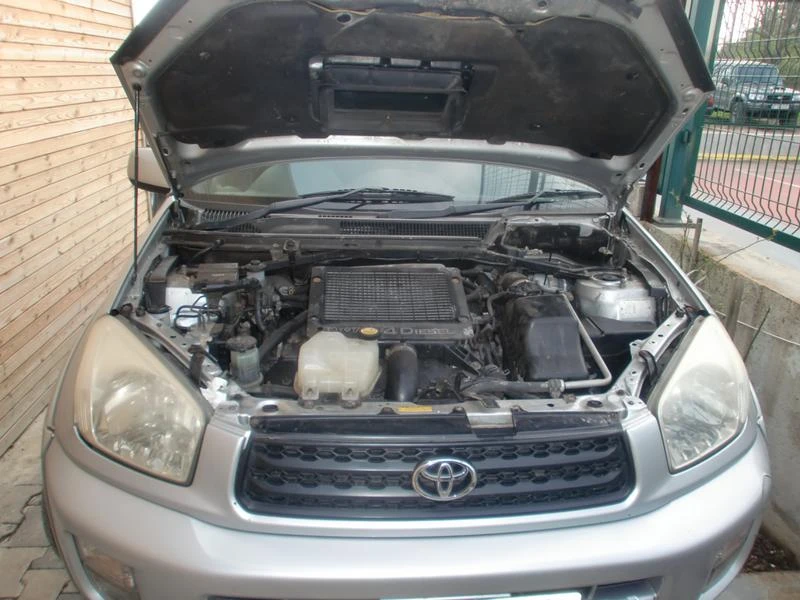 Toyota Rav4 2.0 D4D 116kc, снимка 12 - Автомобили и джипове - 14014075