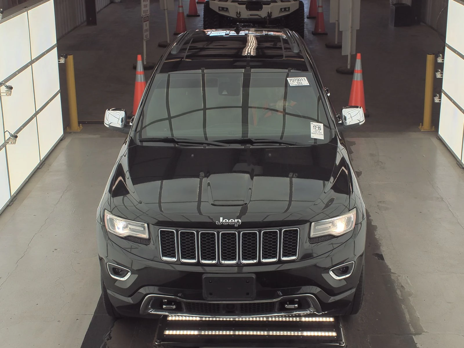 Jeep Grand cherokee OVERLAND 5.7L - изображение 2